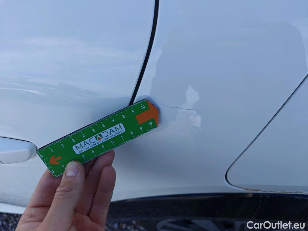  Peugeot  208 PEUGEOT e- / 2019 / 5P / berlina con portón Eléctrico Active #27