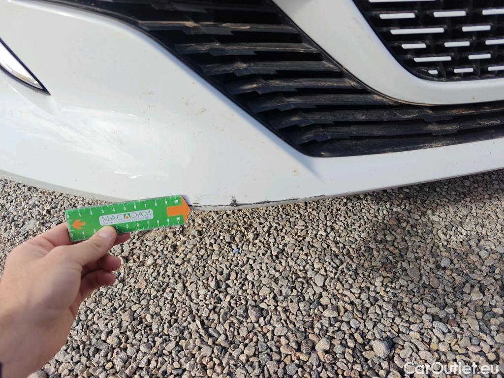  Peugeot  208 PEUGEOT e- / 2019 / 5P / berlina con portón Eléctrico Active #36