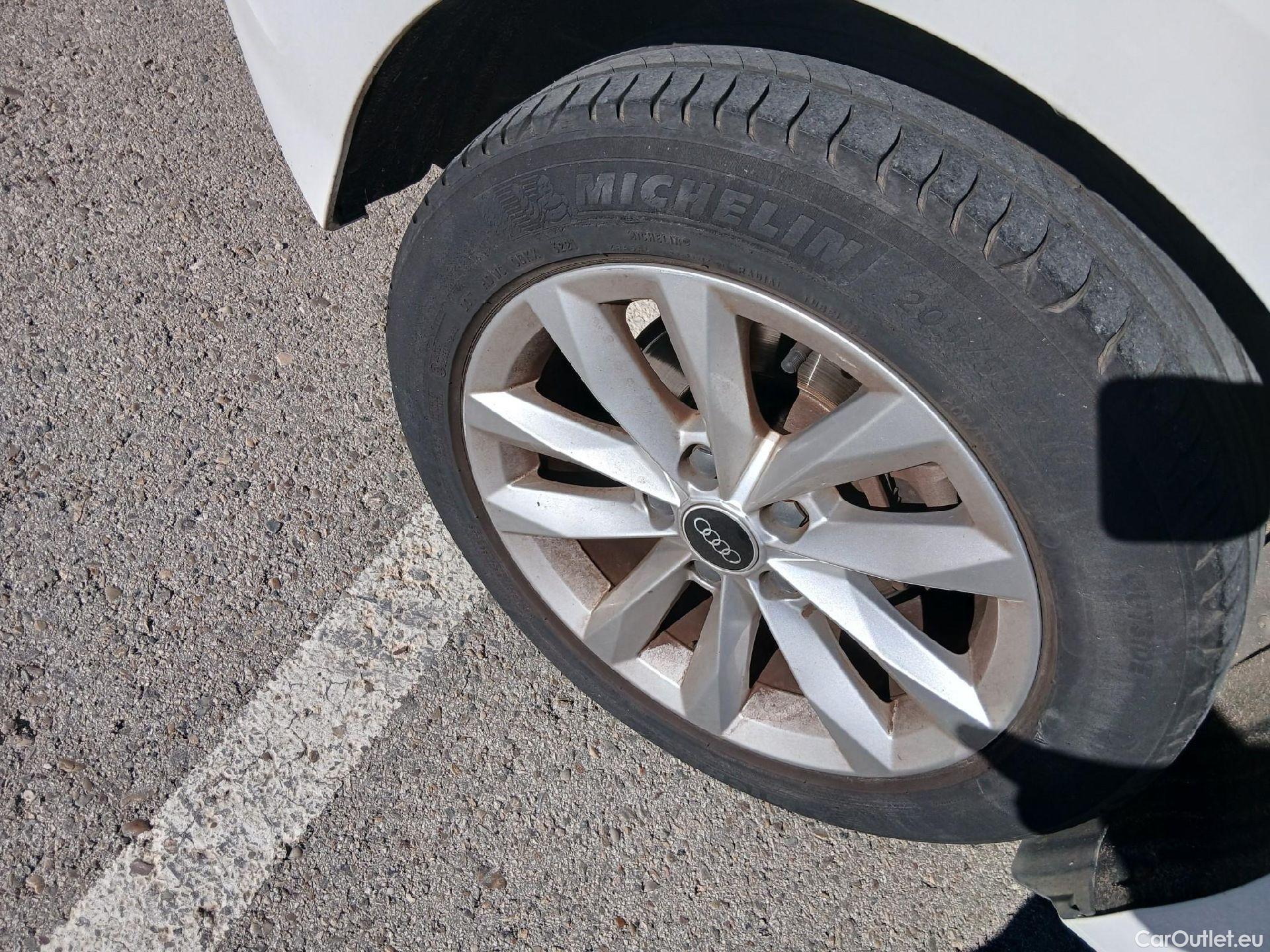  Audi  A3 AUDI  / 2020 / 5P / berlina con portón Sportback 30 TFSI 81kW (110CV) S tronic #7