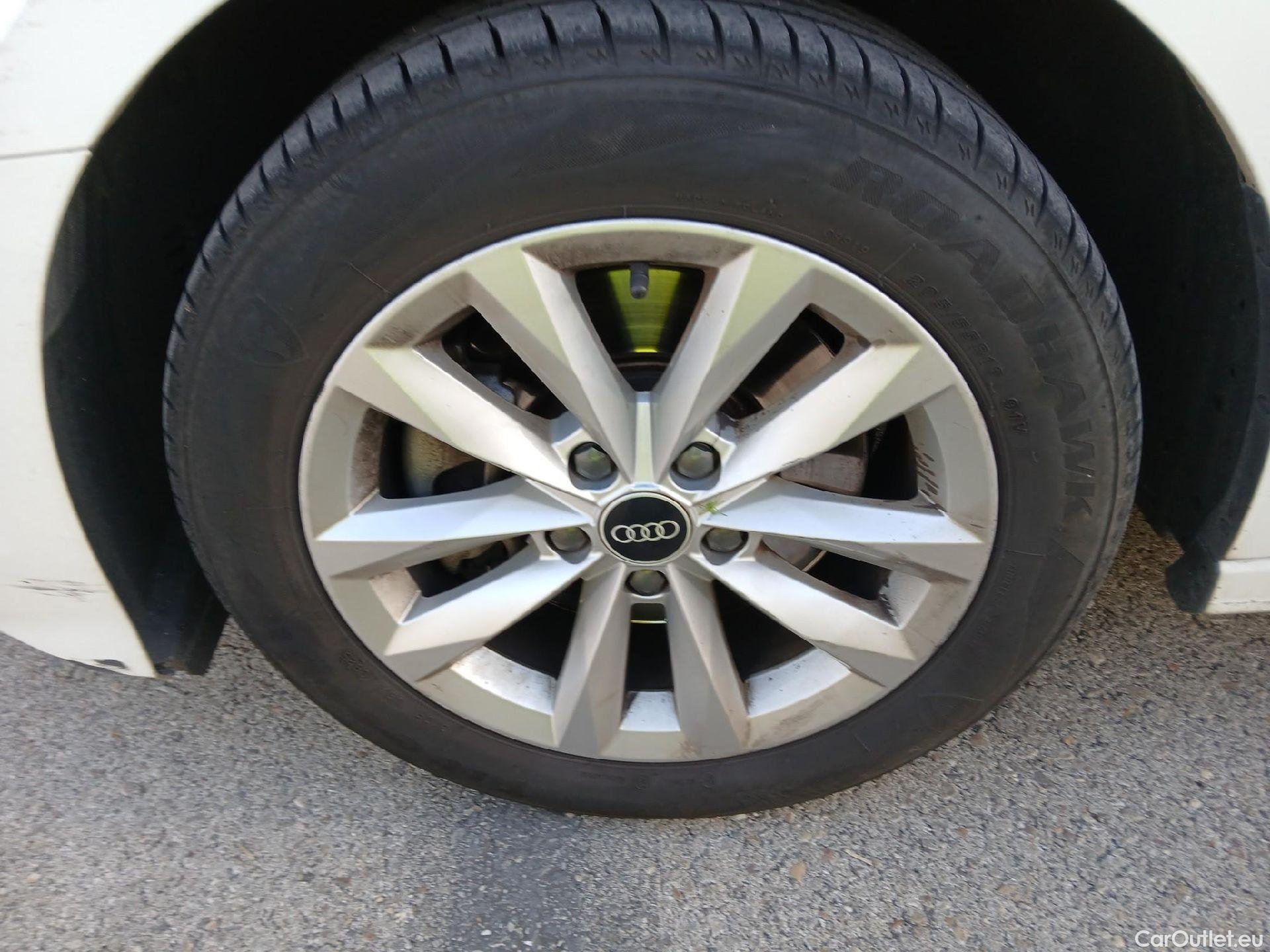  Audi  A3 AUDI  / 2020 / 5P / berlina con portón Sportback 30 TFSI 81kW (110CV) S tronic #4