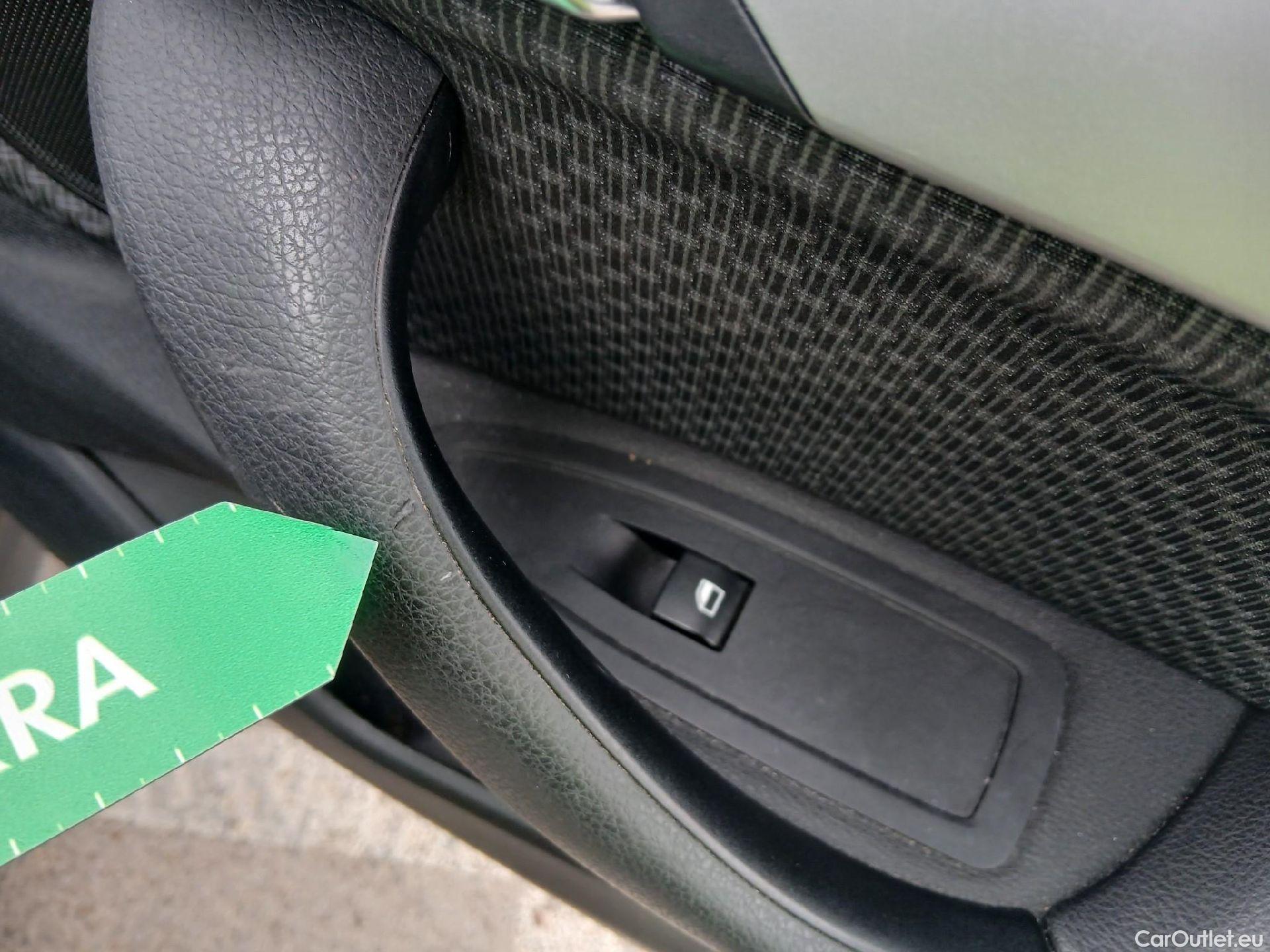  Bmw  X1 BMW  / 2019 / 5P / todoterreno sDrive18dA Corporate (AC3) #3