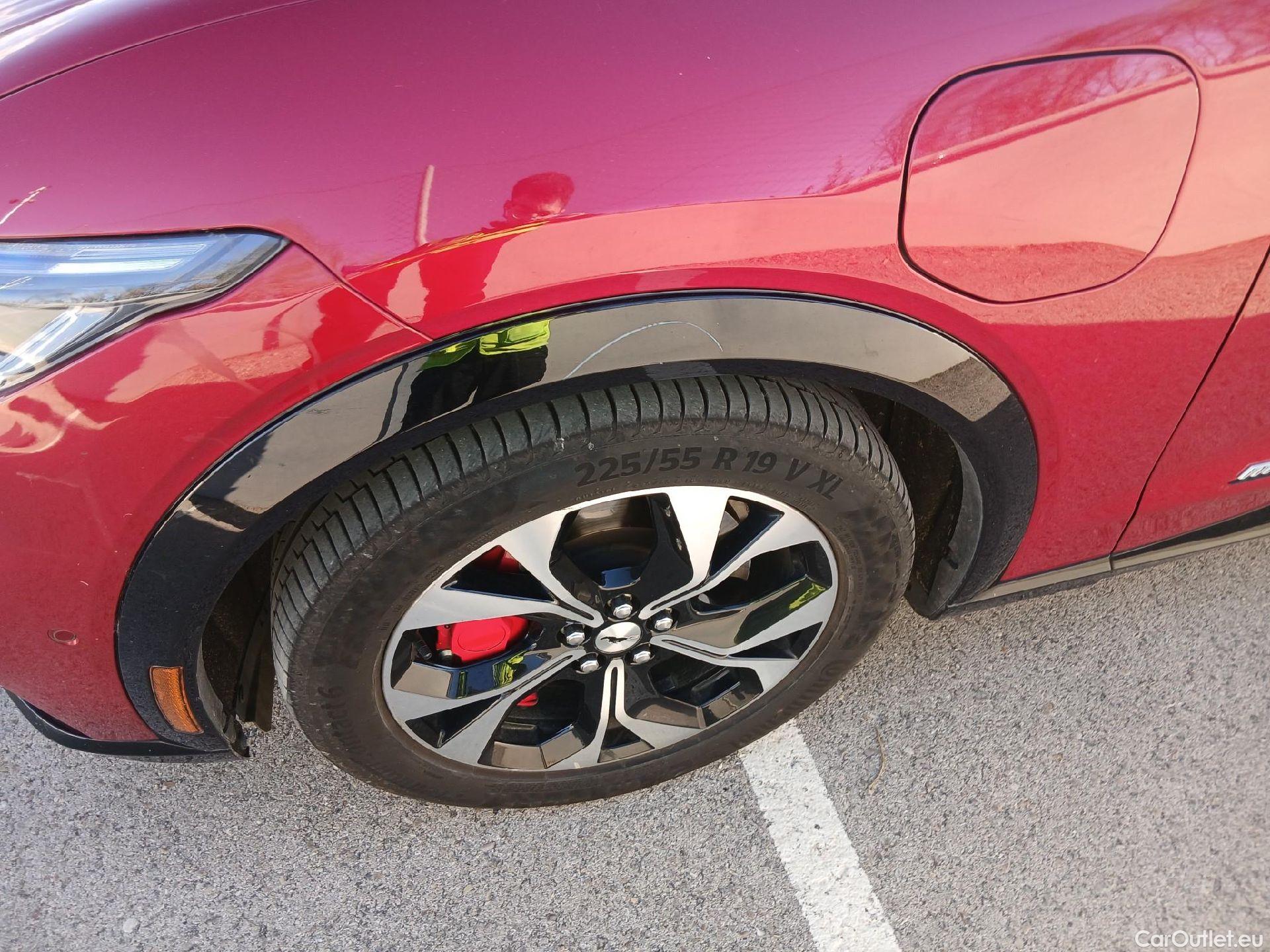  Ford  Mustang FORD  Mach-E / 2020 / 5P / todoterreno AWD 258kW Batería 98.8Kwh #14