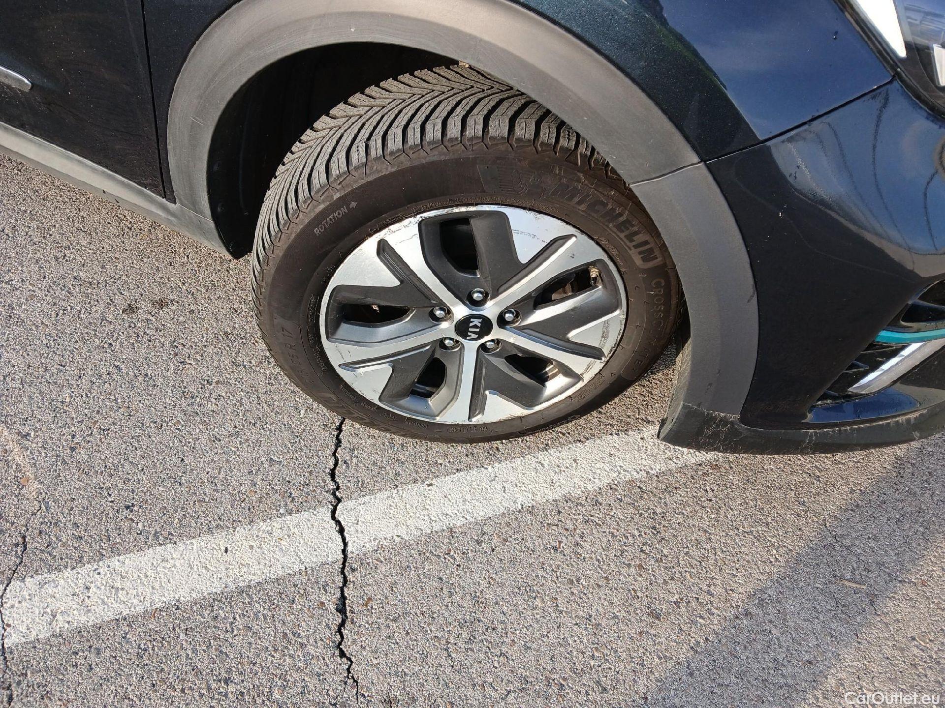  KIA  Niro KIA e- / 2016 / 5P / crossover e- 150kW (204CV) Drive (Long Range) #14