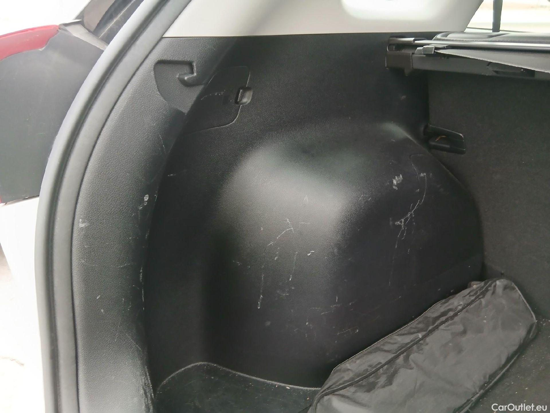  KIA  Niro KIA  / 2019 / 5P / crossover 1.6 GDi HEV 104kW (141CV) Drive #20