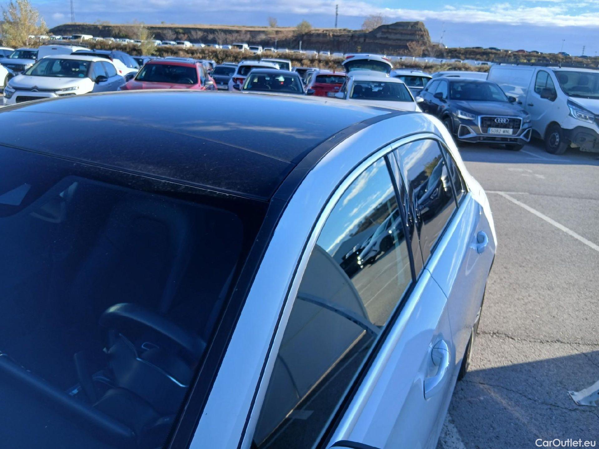  Mercedes  A-Klasse MERCEDES-BENZ Clase A / 2018 / 5P / berlina con portón A 250 e #11