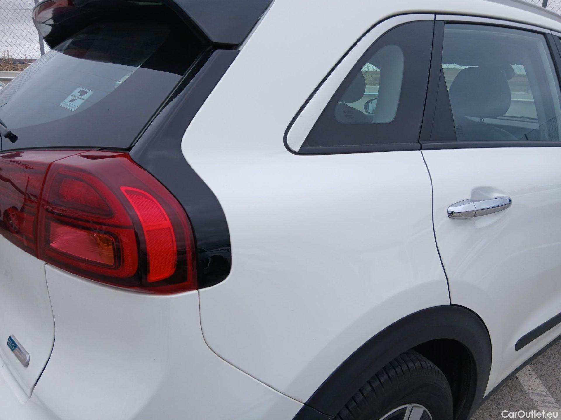  KIA  Niro KIA  / 2019 / 5P / crossover 1.6 GDi HEV 104kW (141CV) Drive #23