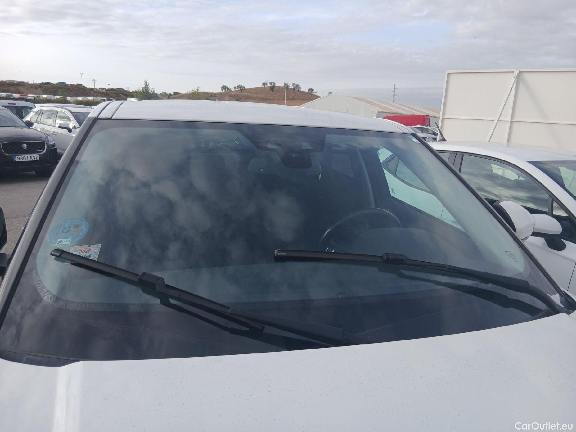  Land Rover  Range Rover LAND ROVER  Evoque / 2015 / 5P / 2.0L eD4 Diesel 110kW (150CV) 4x2 Pure #14