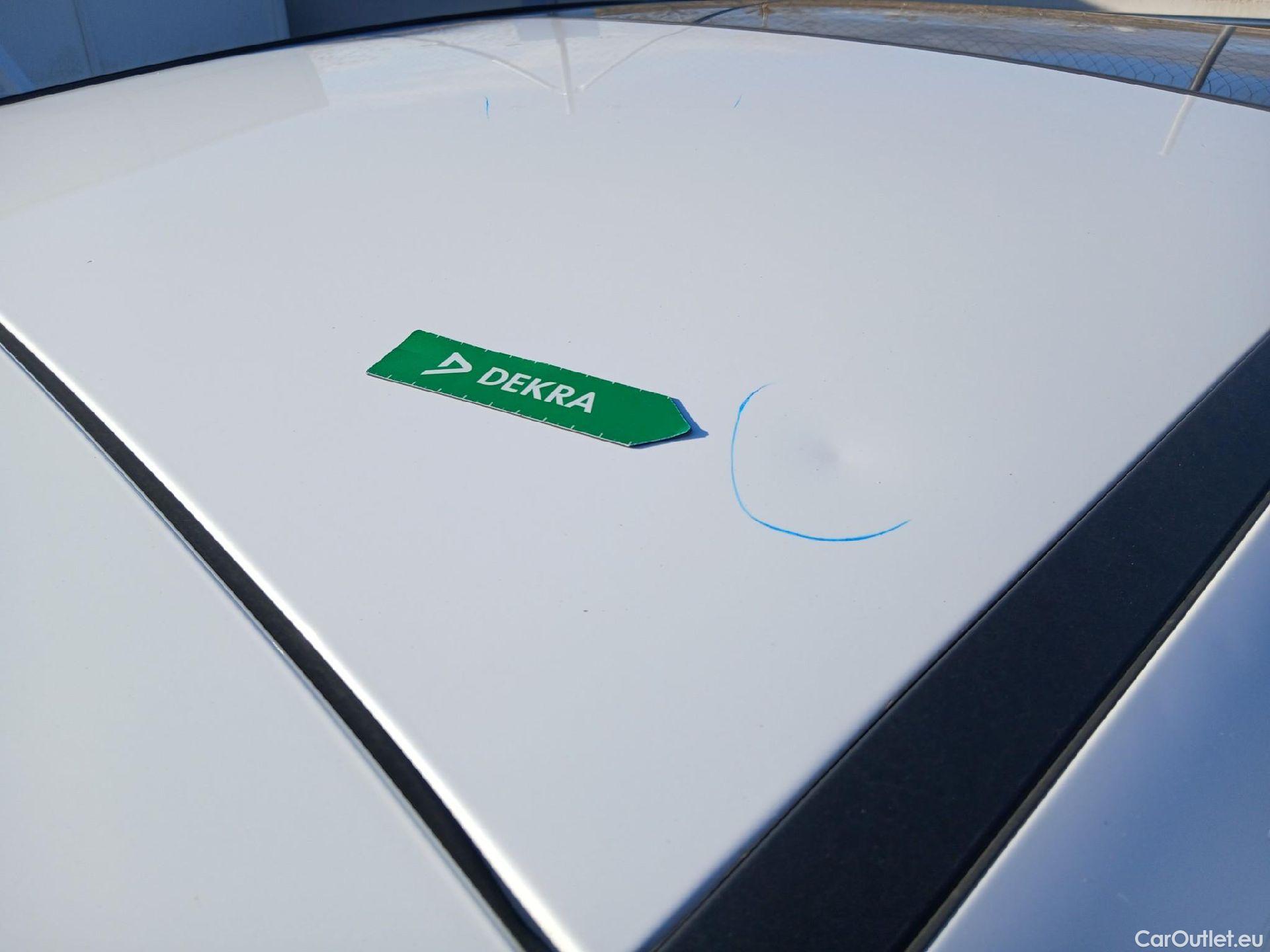  Mercedes  A-Klasse MERCEDES-BENZ Clase A / 2018 / 5P / berlina con portón A 250 e #16