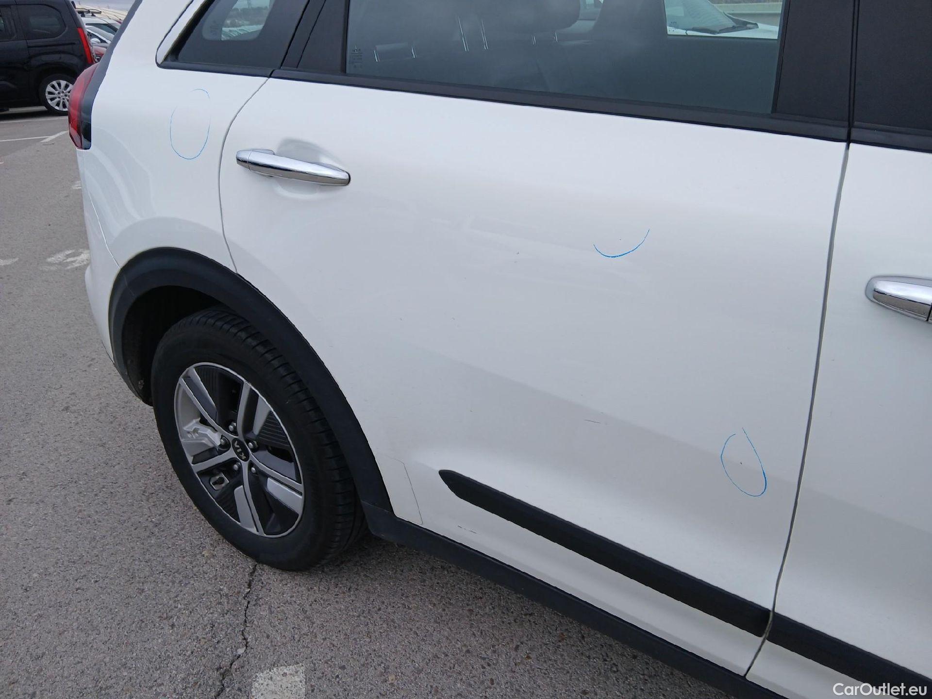  KIA  Niro KIA  / 2019 / 5P / crossover 1.6 GDi HEV 104kW (141CV) Drive #32