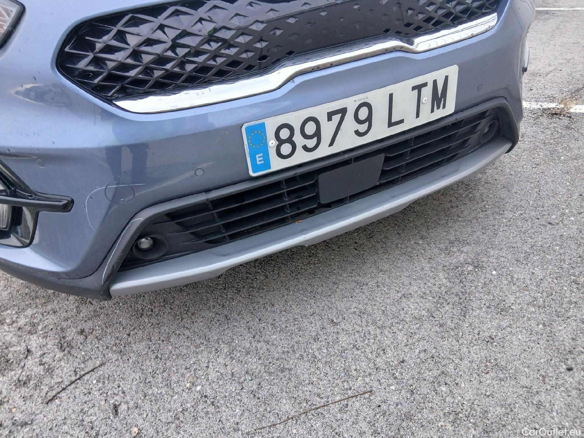  KIA  Niro KIA  / 2019 / 5P / crossover 1.6 GDi PHEV 104kW (141CV) Drive #16