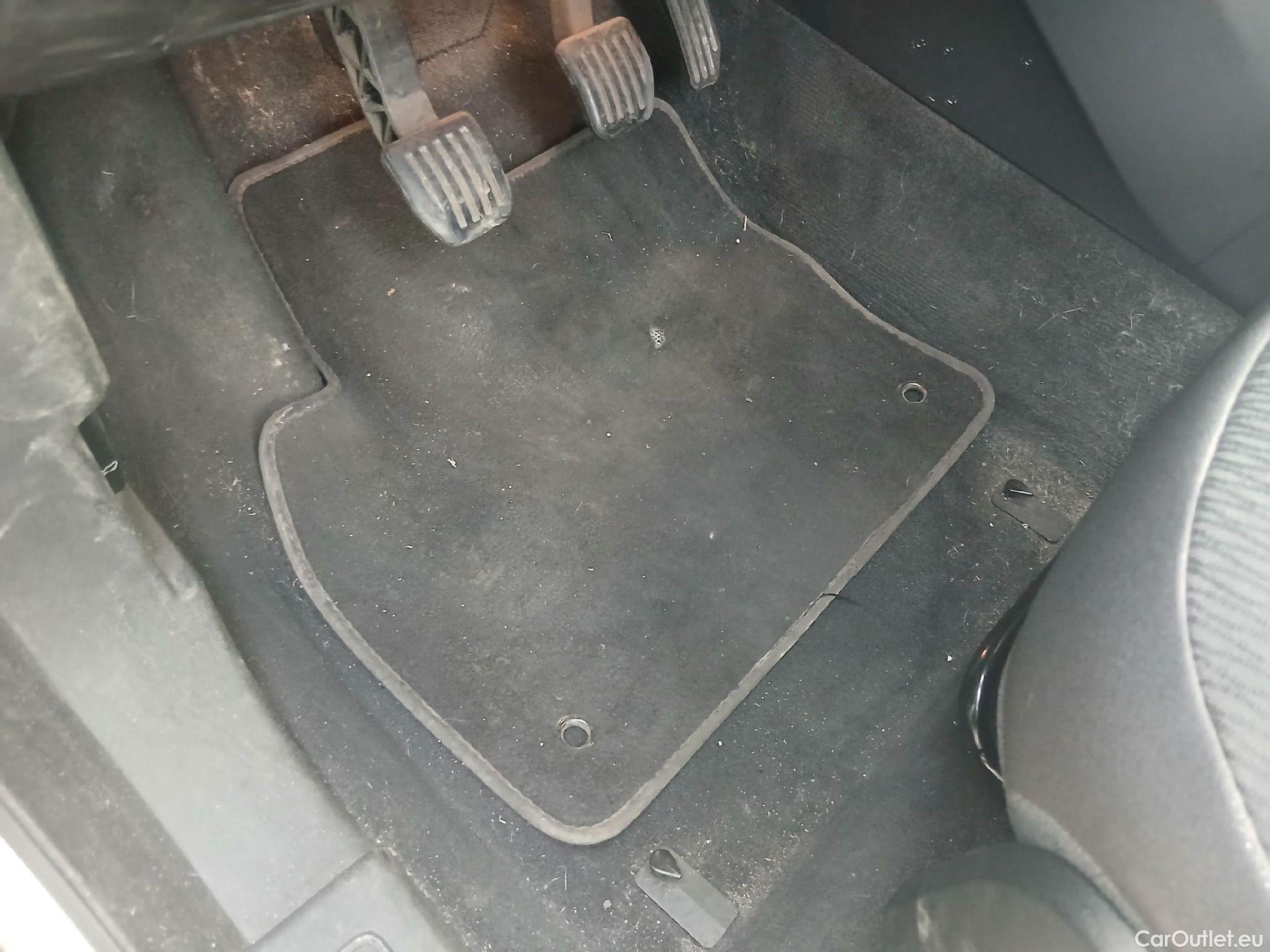  Land Rover  Range Rover LAND ROVER  Evoque / 2015 / 5P / 2.0L eD4 Diesel 110kW (150CV) 4x2 Pure #6