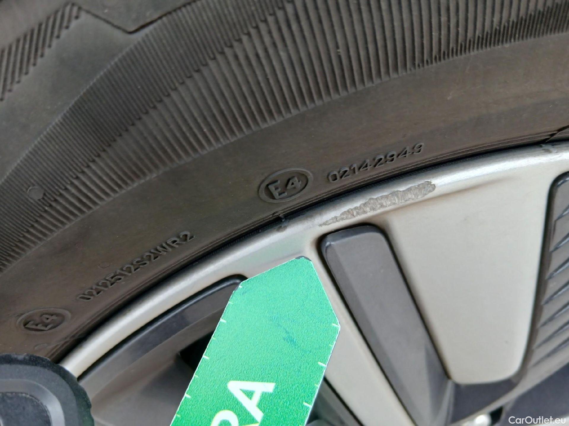  KIA  Niro KIA  / 2019 / 5P / crossover 1.6 GDi HEV 104kW (141CV) Drive #39