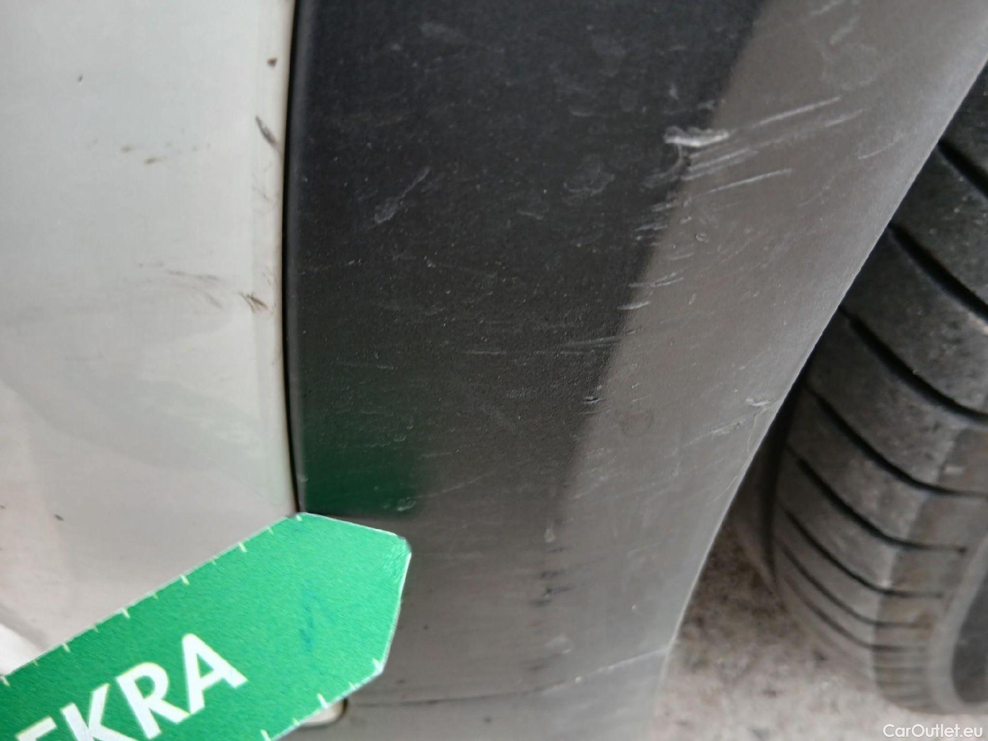  KIA  Niro KIA  / 2019 / 5P / crossover 1.6 GDi HEV 104kW (141CV) Drive #8