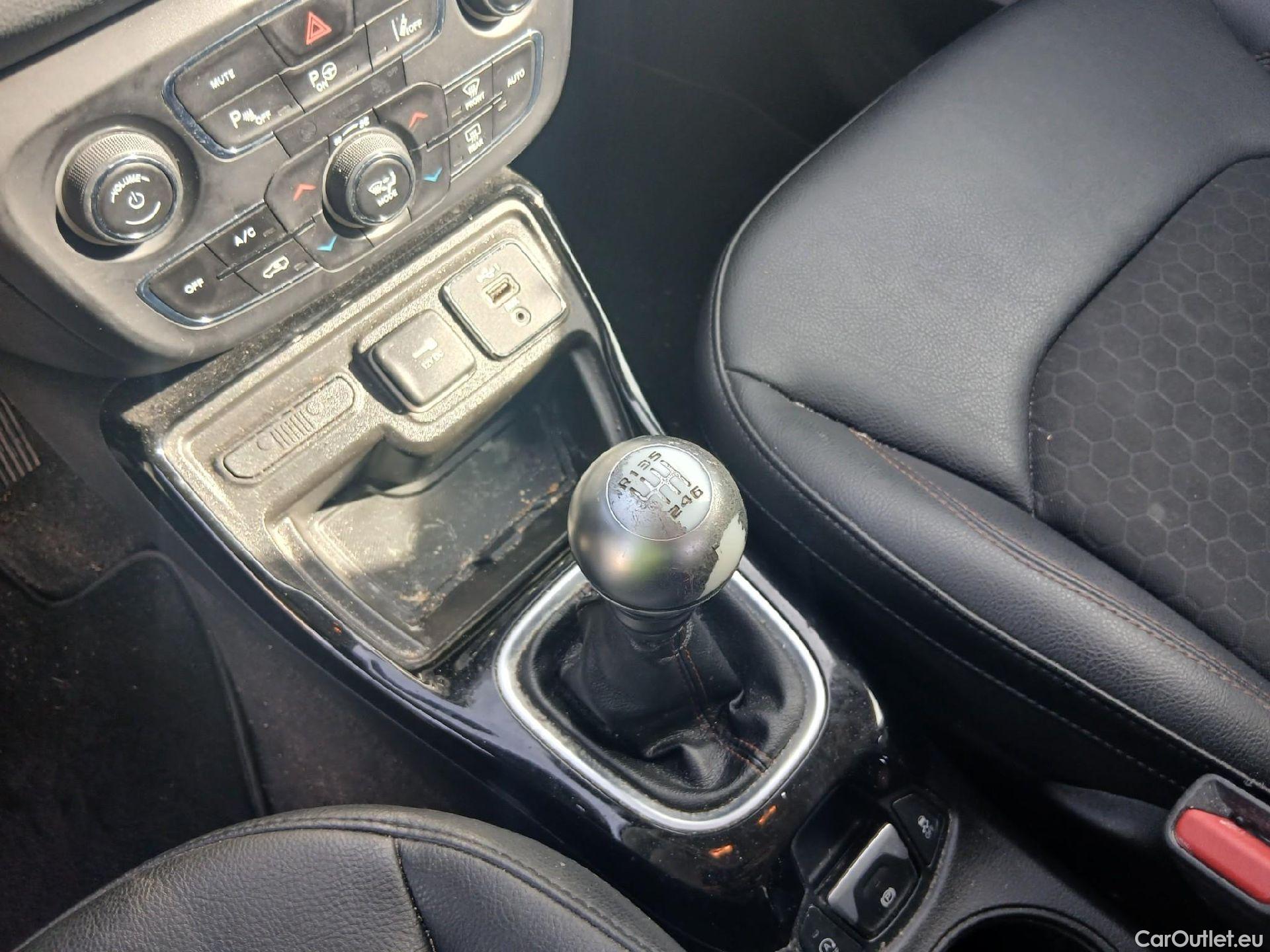  Jeep  Compass JEEP  / 2017 / 5P / todoterreno 1.6 Mjet 88kW Limited 4x2 #9