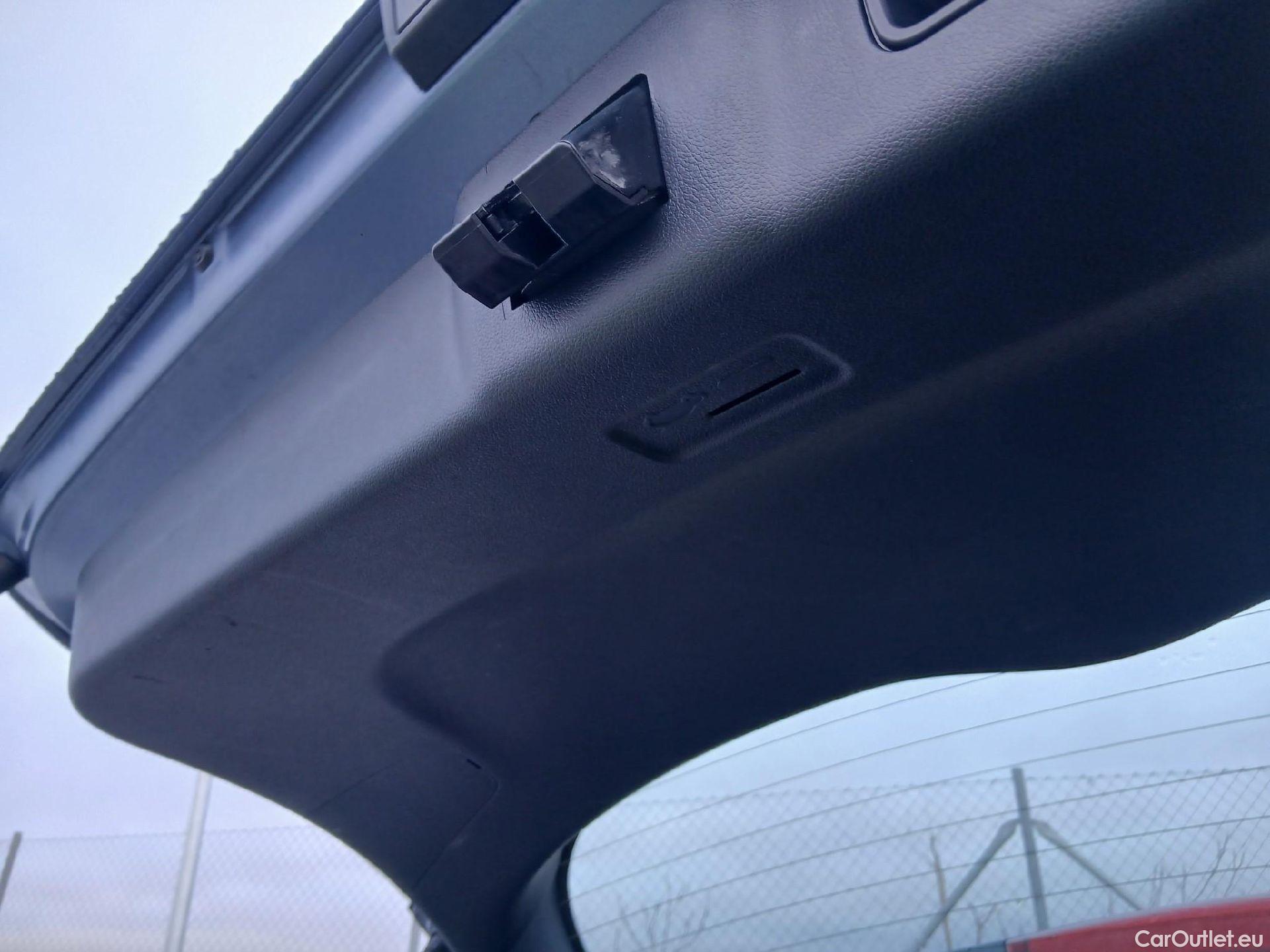  KIA  Niro KIA  / 2019 / 5P / crossover 1.6 GDi PHEV 104kW (141CV) Drive #5