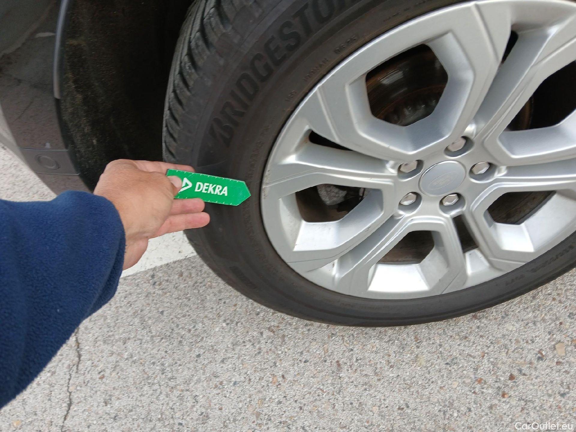  Land Rover  Range Rover LAND ROVER  Evoque / 2015 / 5P / todoterreno 2.0 D163 S AUTO 4WD MHEV #9