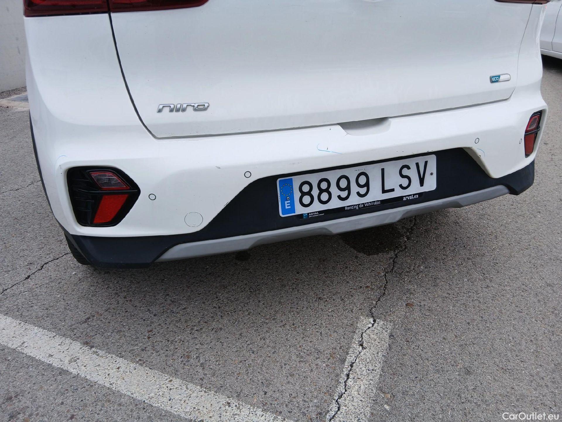  KIA  Niro KIA  / 2019 / 5P / crossover 1.6 GDi HEV 104kW (141CV) Drive #28