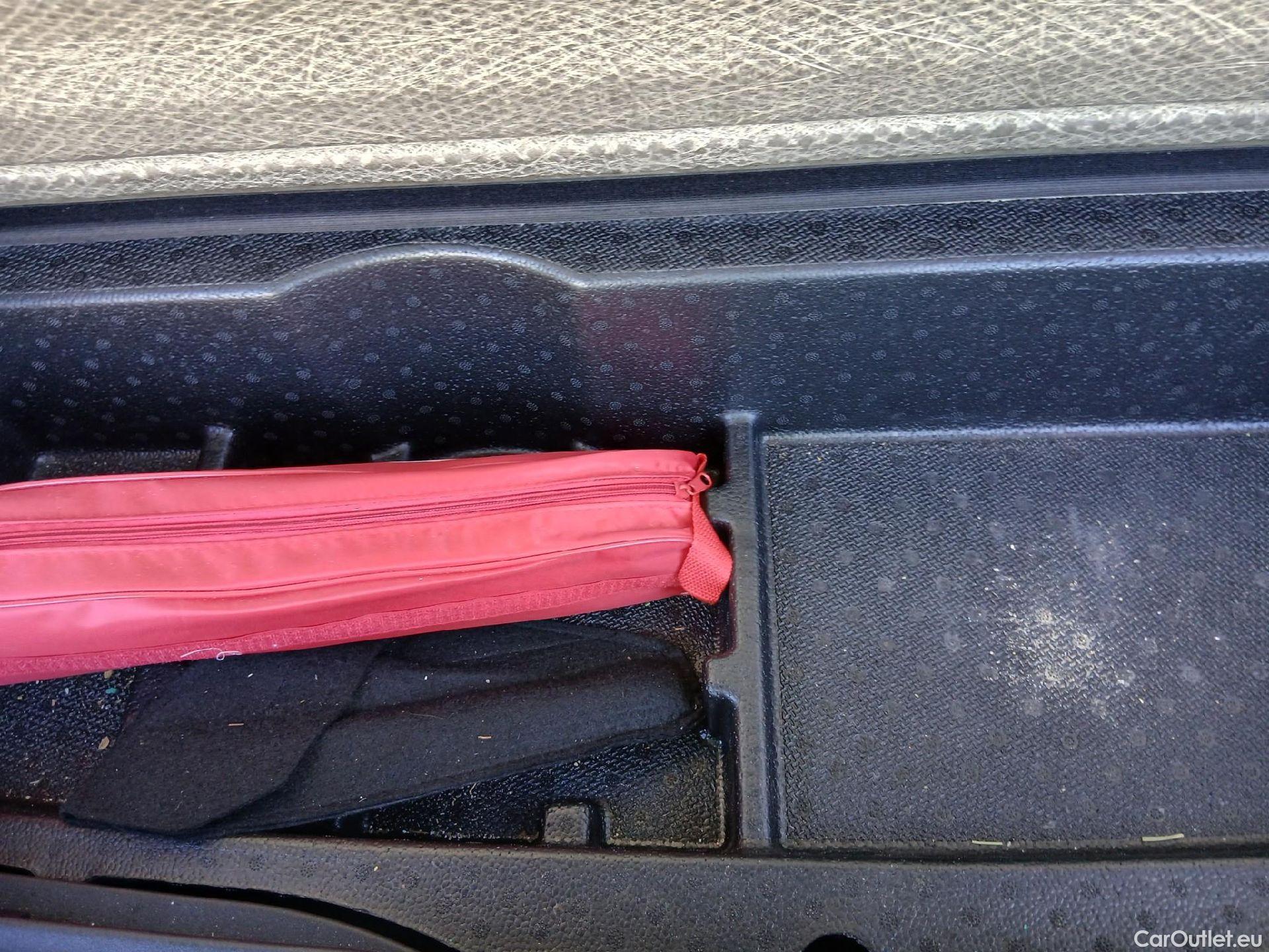  KIA  Sportage KIA  / 2018 / 5P / todoterreno 1.6 MHEV Drive Plus 100kW (136CV) 4x2 #1