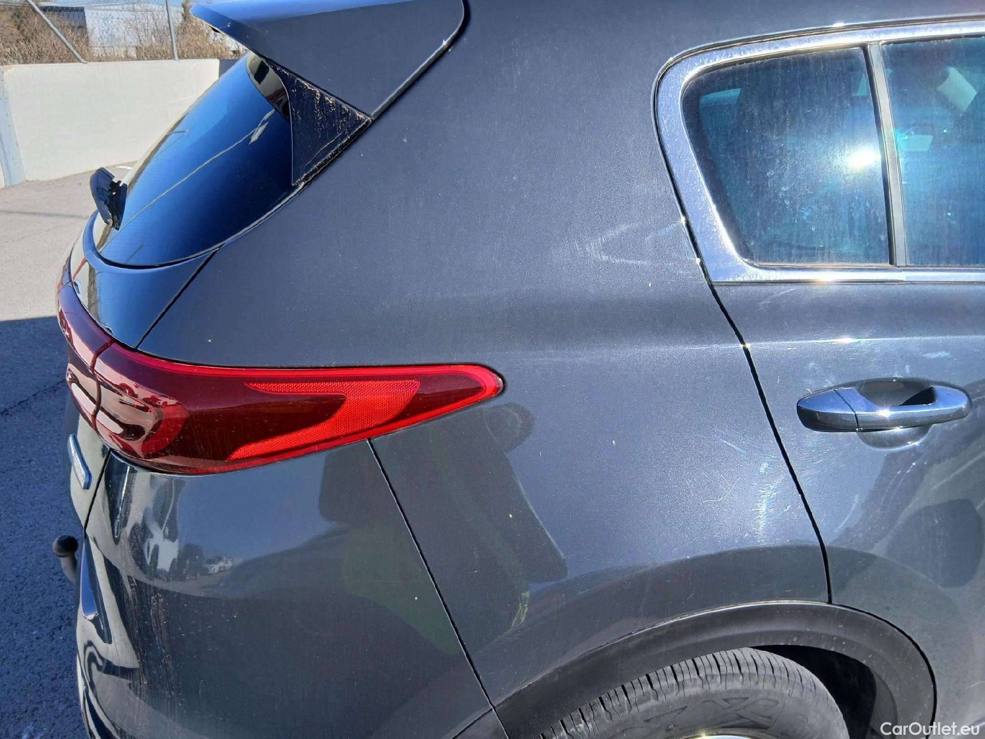  KIA  Sportage KIA  / 2018 / 5P / todoterreno 1.6 MHEV Drive Plus 100kW (136CV) 4x2 #32