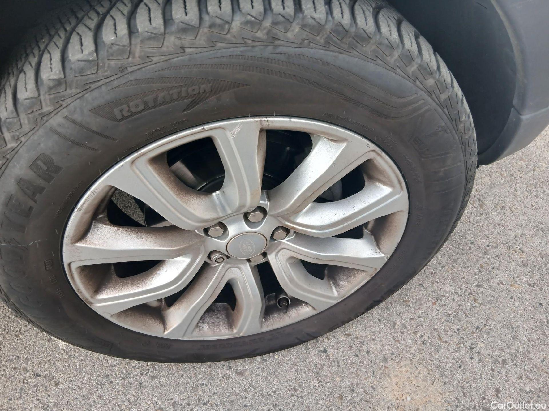  Land Rover  Range Rover LAND ROVER  Evoque / 2015 / 5P / 2.0L eD4 Diesel 110kW (150CV) 4x2 Pure #38