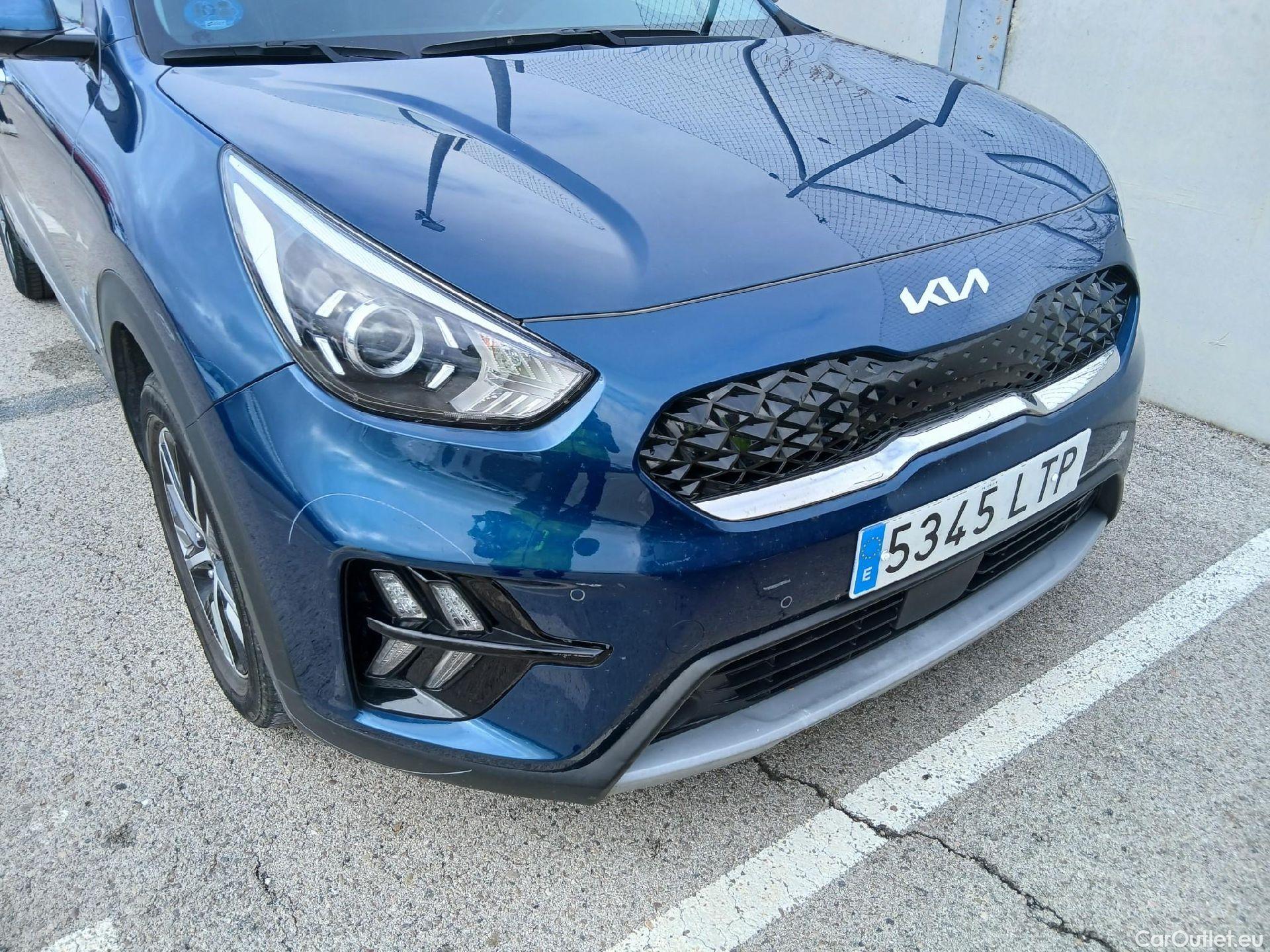  KIA  Niro KIA  / 2019 / 5P / crossover 1.6 GDi PHEV 104kW (141CV) Drive #8