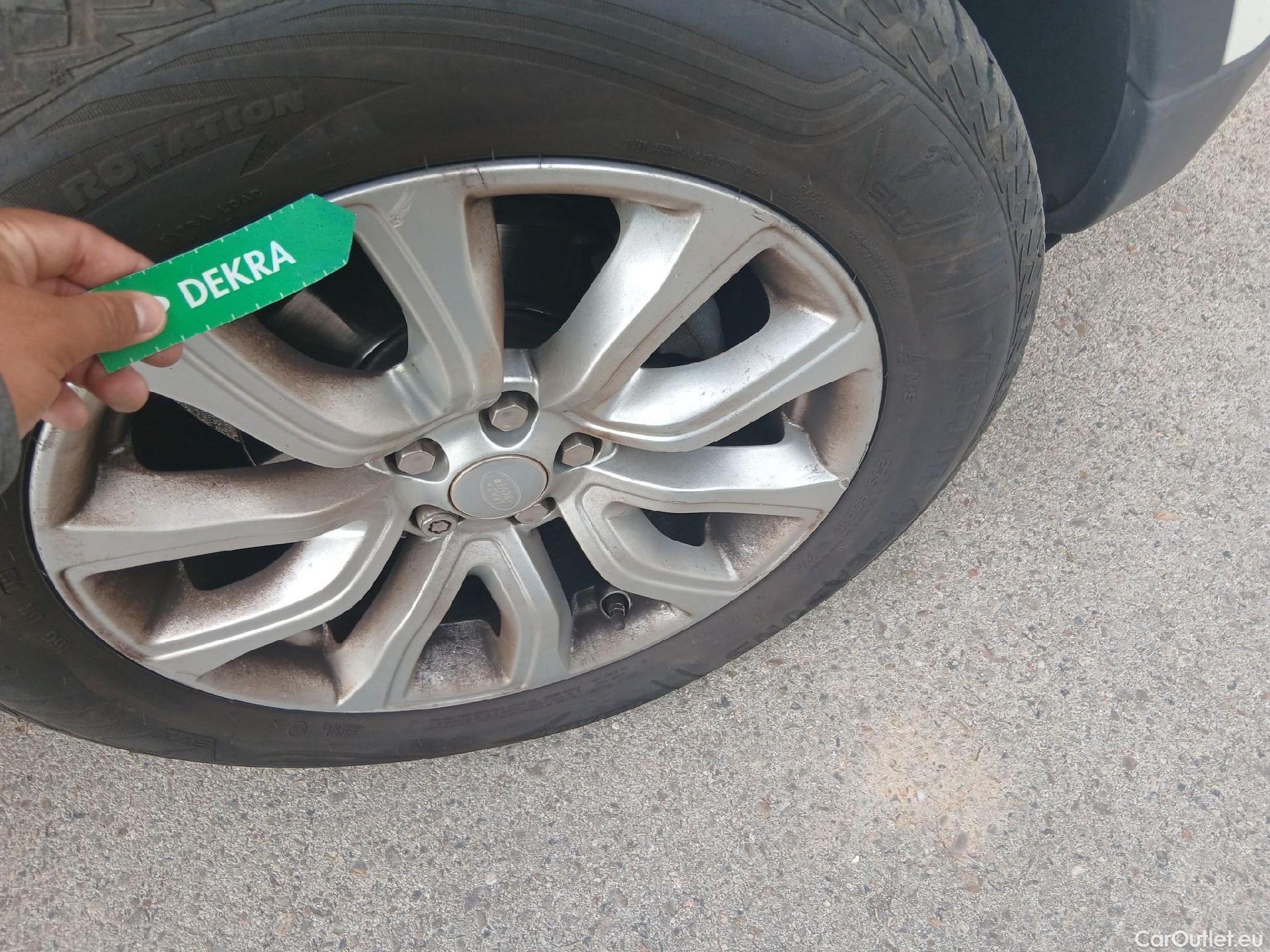  Land Rover  Range Rover LAND ROVER  Evoque / 2015 / 5P / 2.0L eD4 Diesel 110kW (150CV) 4x2 Pure #39