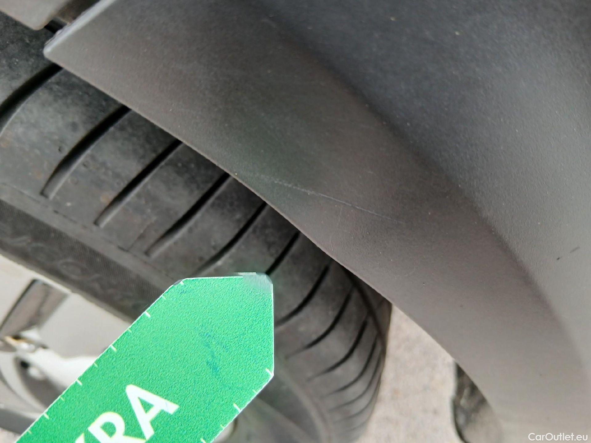  KIA  Niro KIA  / 2019 / 5P / crossover 1.6 GDi HEV 104kW (141CV) Drive #25