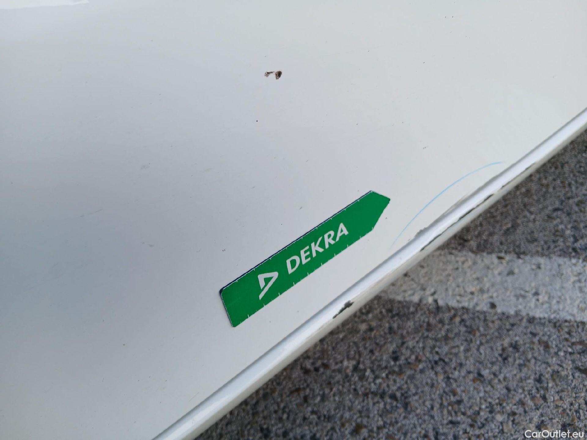  Mercedes  A-Klasse MERCEDES-BENZ Clase A / 2018 / 5P / berlina con portón A 250 e #30