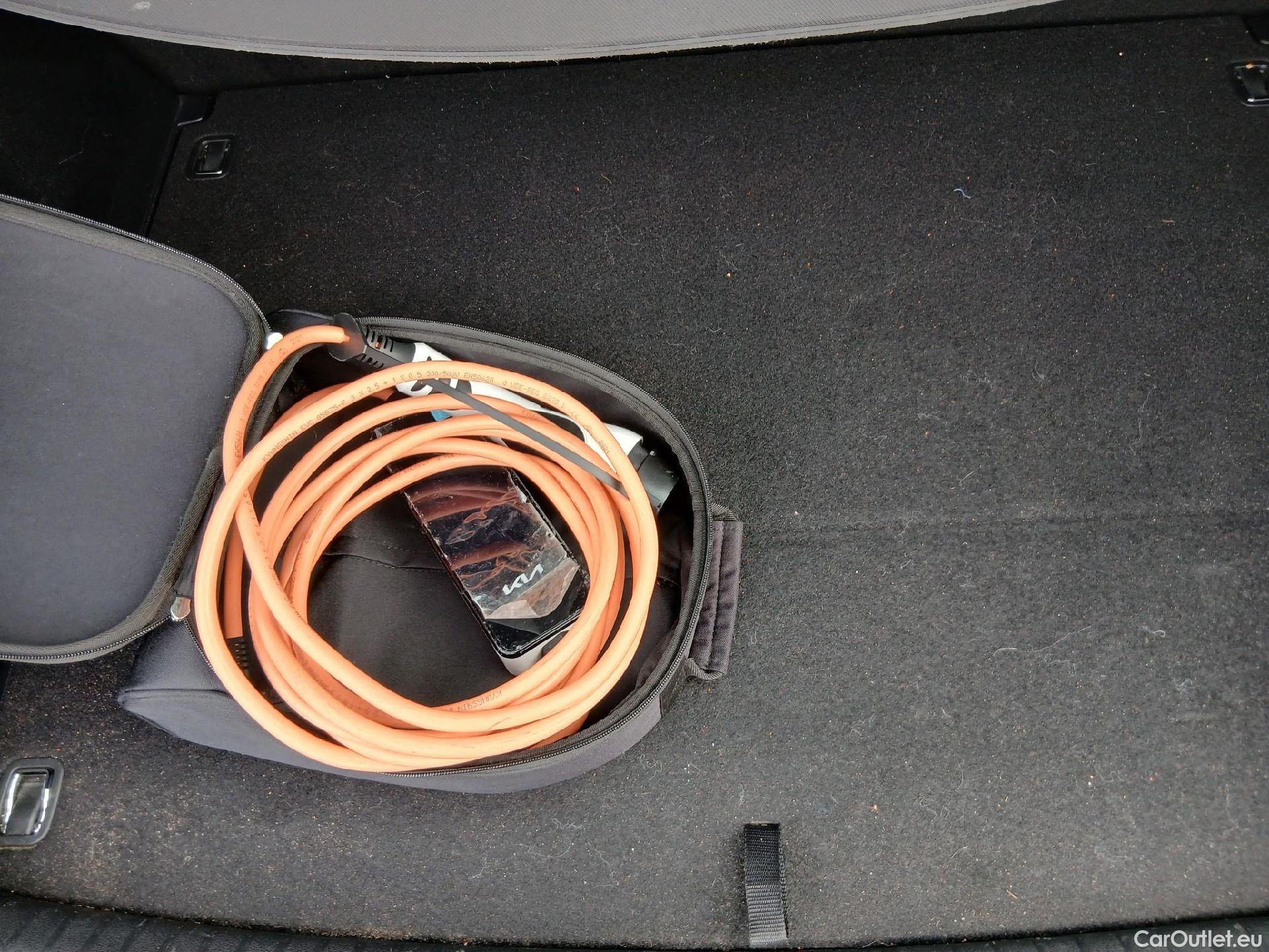  KIA  Niro KIA  / 2019 / 5P / crossover 1.6 GDi PHEV 104kW (141CV) Drive #2