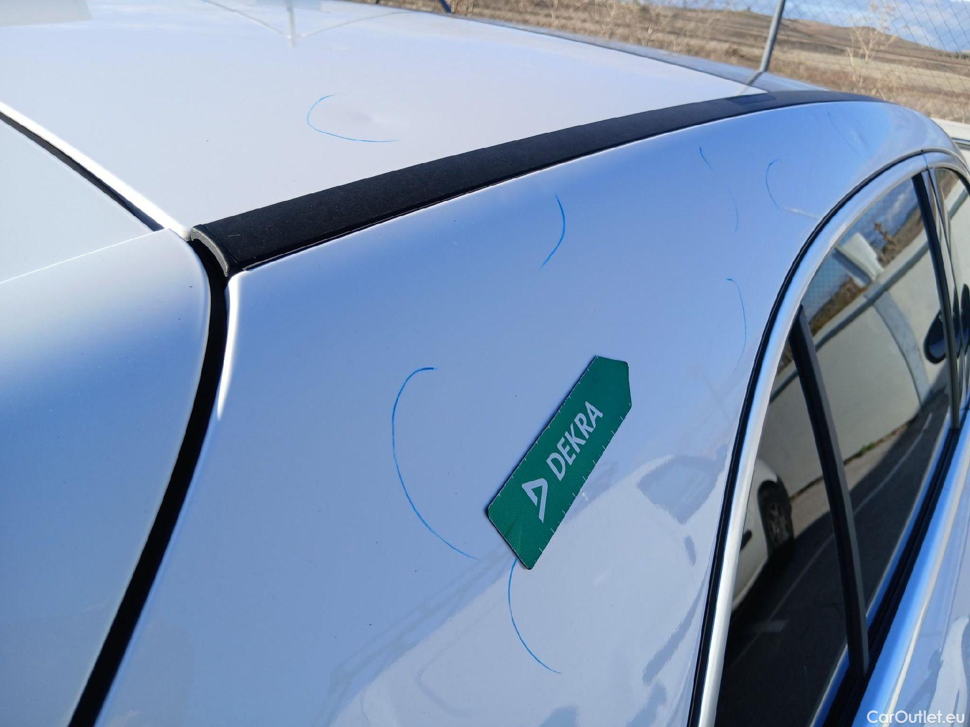  Mercedes  A-Klasse MERCEDES-BENZ Clase A / 2018 / 5P / berlina con portón A 250 e #25