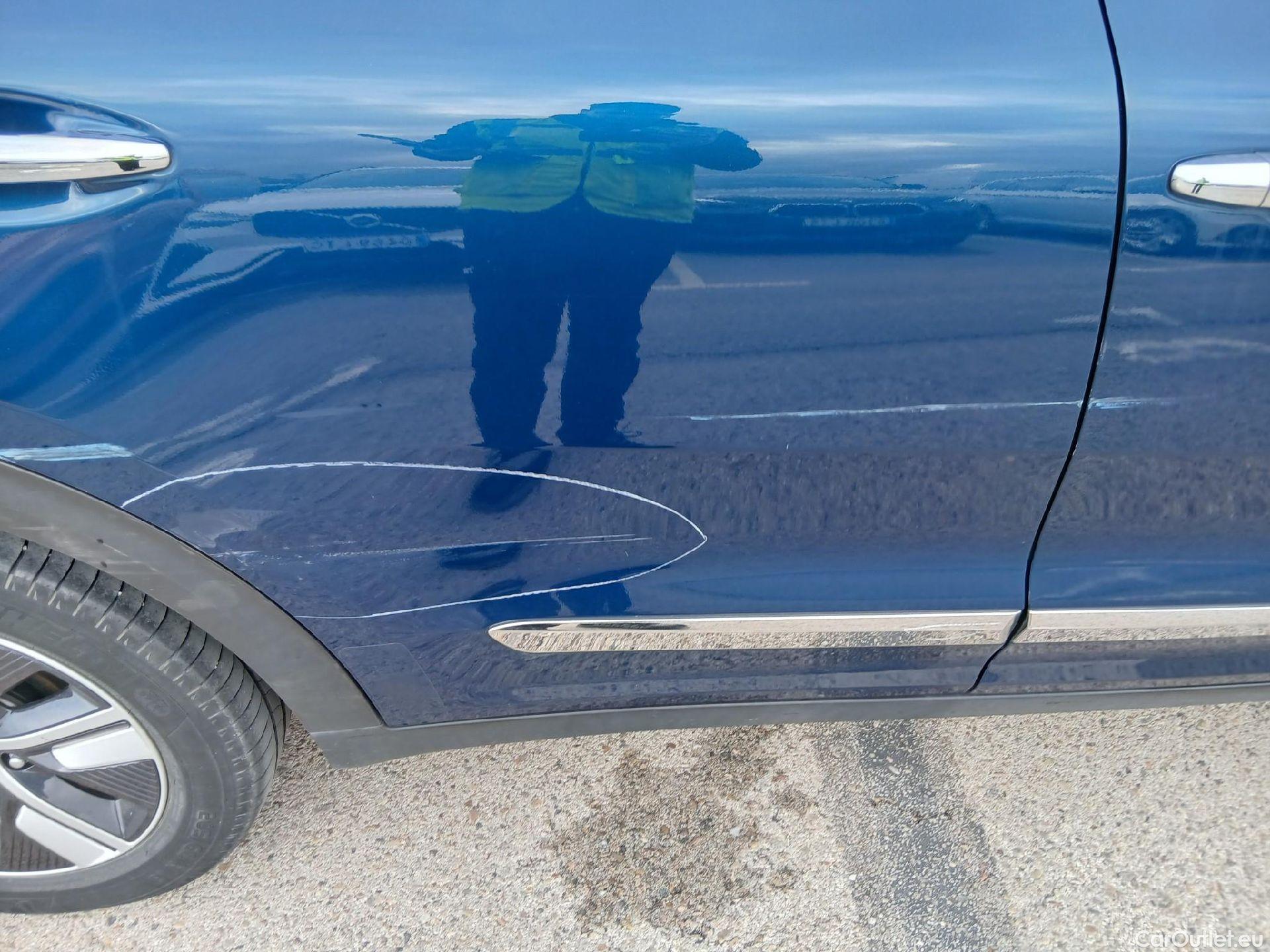  KIA  Niro KIA  / 2019 / 5P / crossover 1.6 GDi PHEV 104kW (141CV) Drive #32