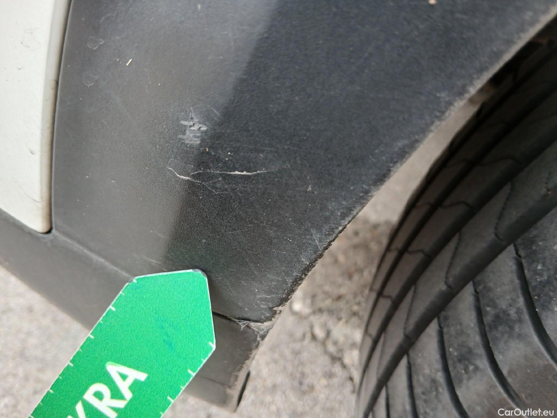  KIA  Niro KIA  / 2019 / 5P / crossover 1.6 GDi HEV 104kW (141CV) Drive #30