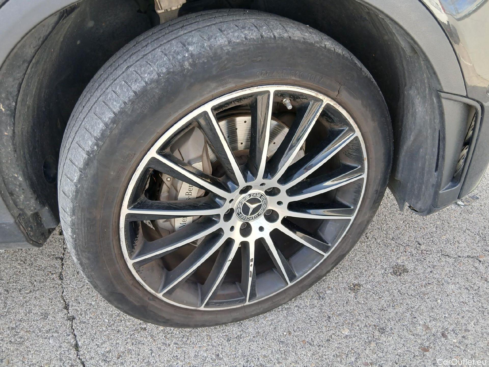  Mercedes  G-Klasee MERCEDES-BENZ Clase GLC / 2019 / 5P / todoterreno GLC 300 de 4MATIC #3