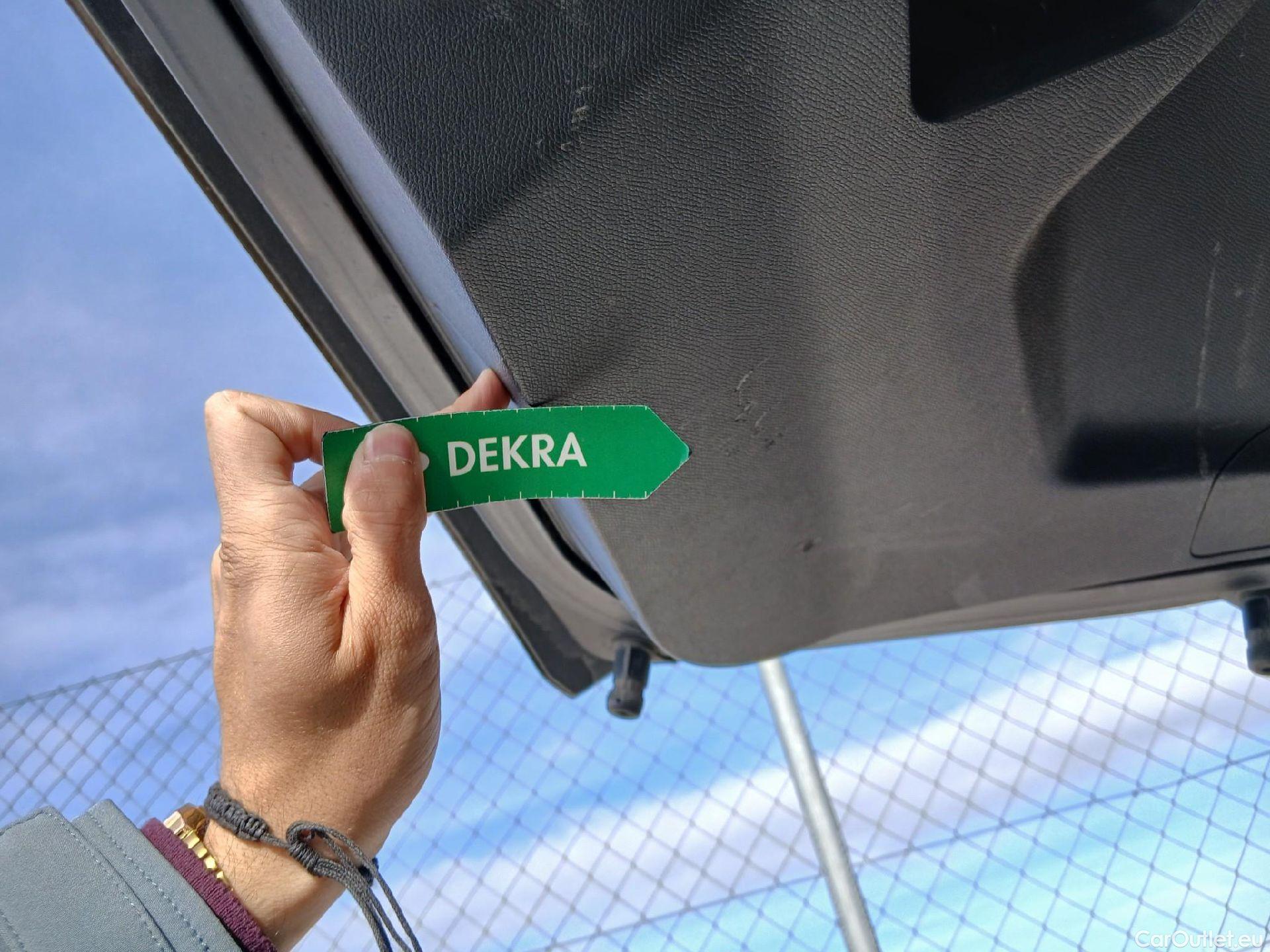  Peugeot  3008 PEUGEOT  Hybrid / 2020 / 5P / todoterreno 300 e-EAT8 Allure Pack #29