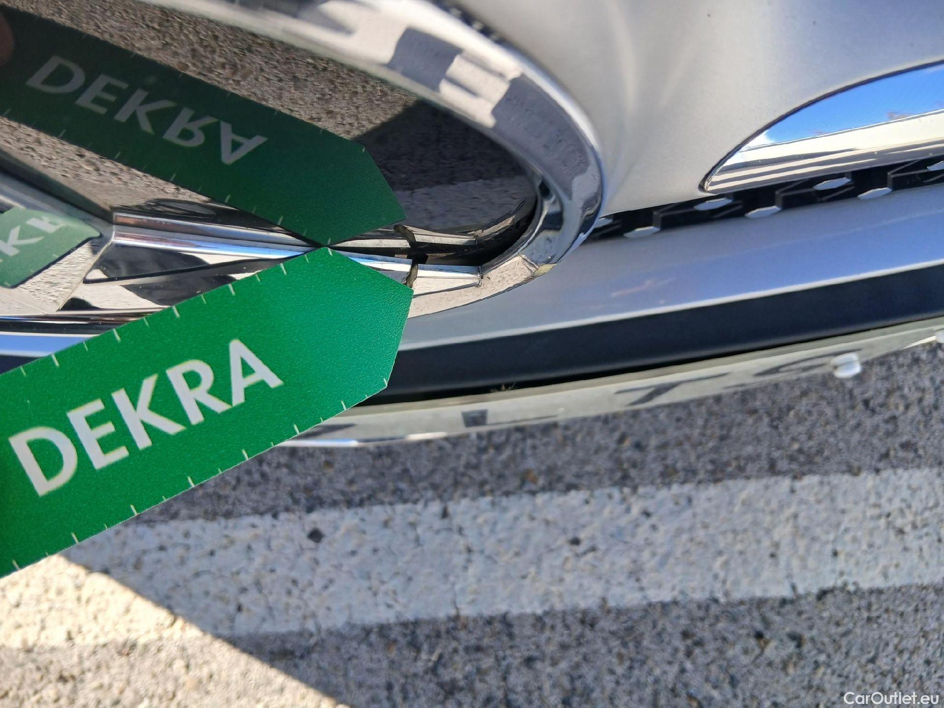  Mercedes  CLA-Klasse MERCEDES-BENZ CLA / 2019 / 5P / familiar CLA 200 Shooting Brake #17