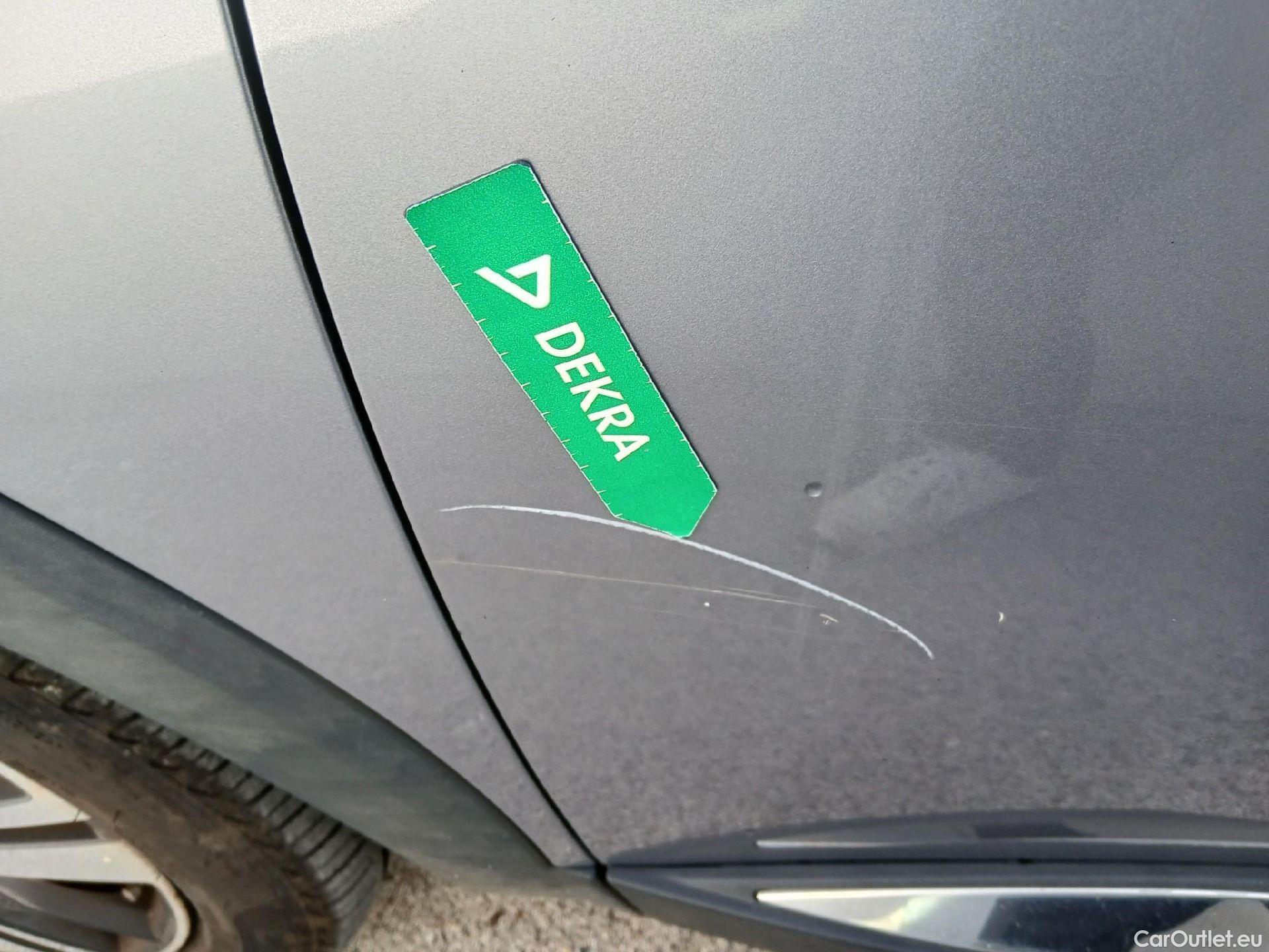  Peugeot  3008 PEUGEOT  Hybrid / 2020 / 5P / todoterreno 300 e-EAT8 Allure Pack #15