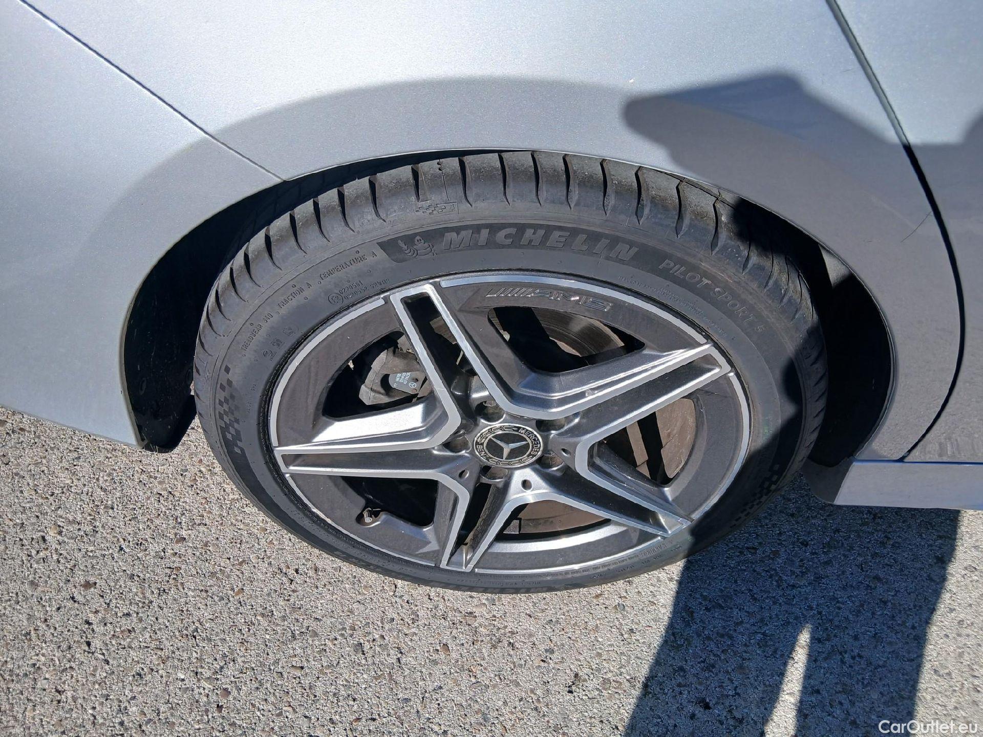  Mercedes  CLA-Klasse MERCEDES-BENZ CLA / 2019 / 5P / familiar CLA 200 Shooting Brake #7