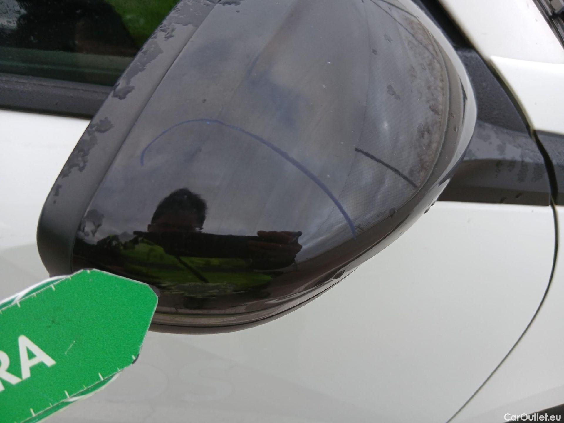  Peugeot  2008 PEUGEOT  / 2019 / 5P / todoterreno Active BlueHDI 81kW (110CV) #15