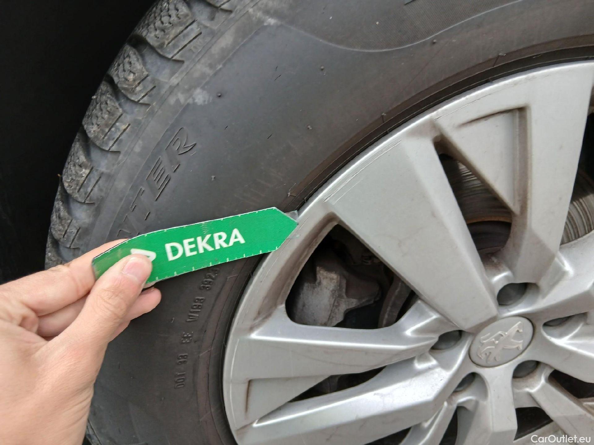  Peugeot  3008  Active Pack 1.5 HDi 130CV AT8 E6d #6