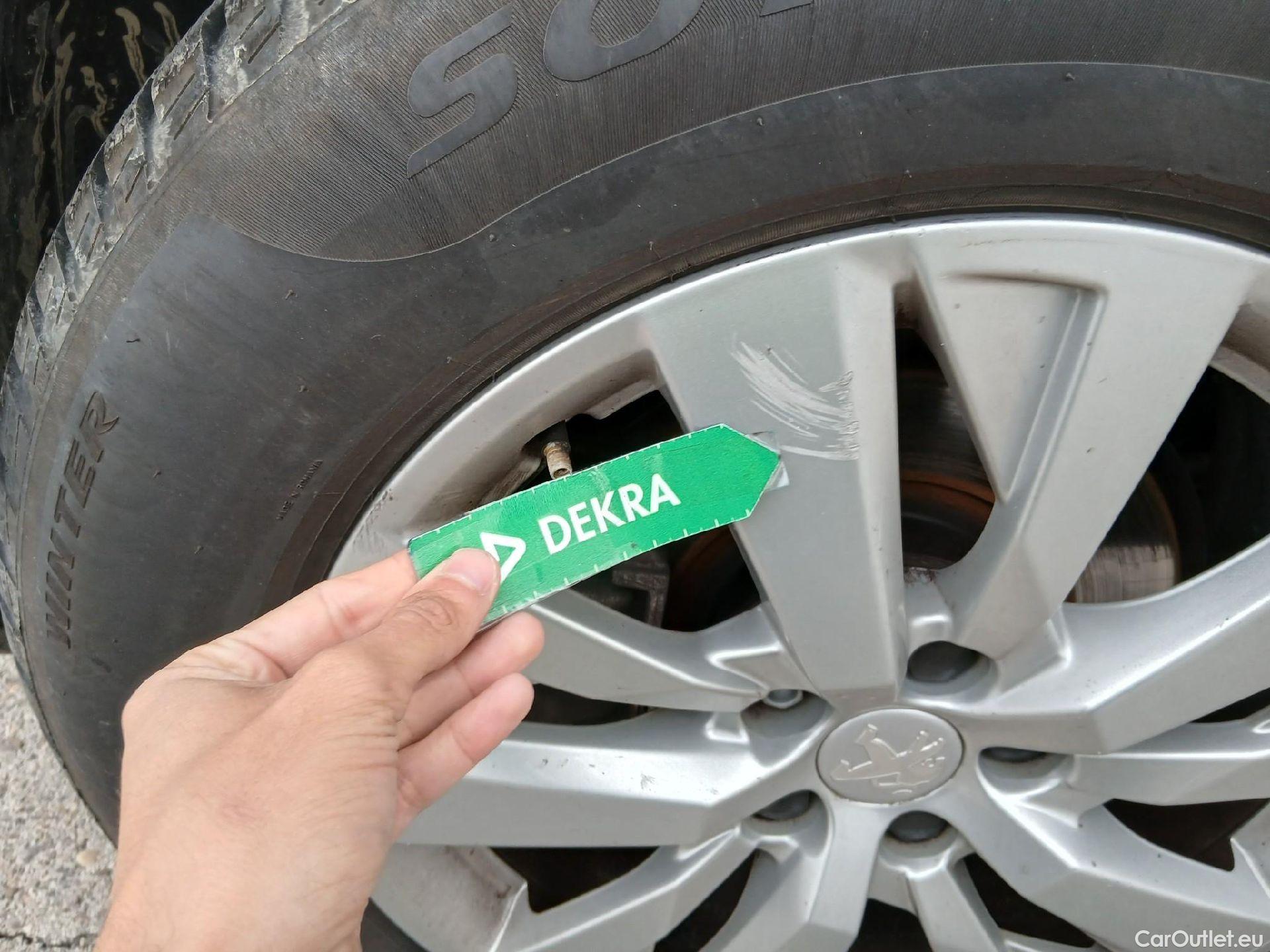  Peugeot  3008  Active Pack 1.5 HDi 130CV AT8 E6d #18