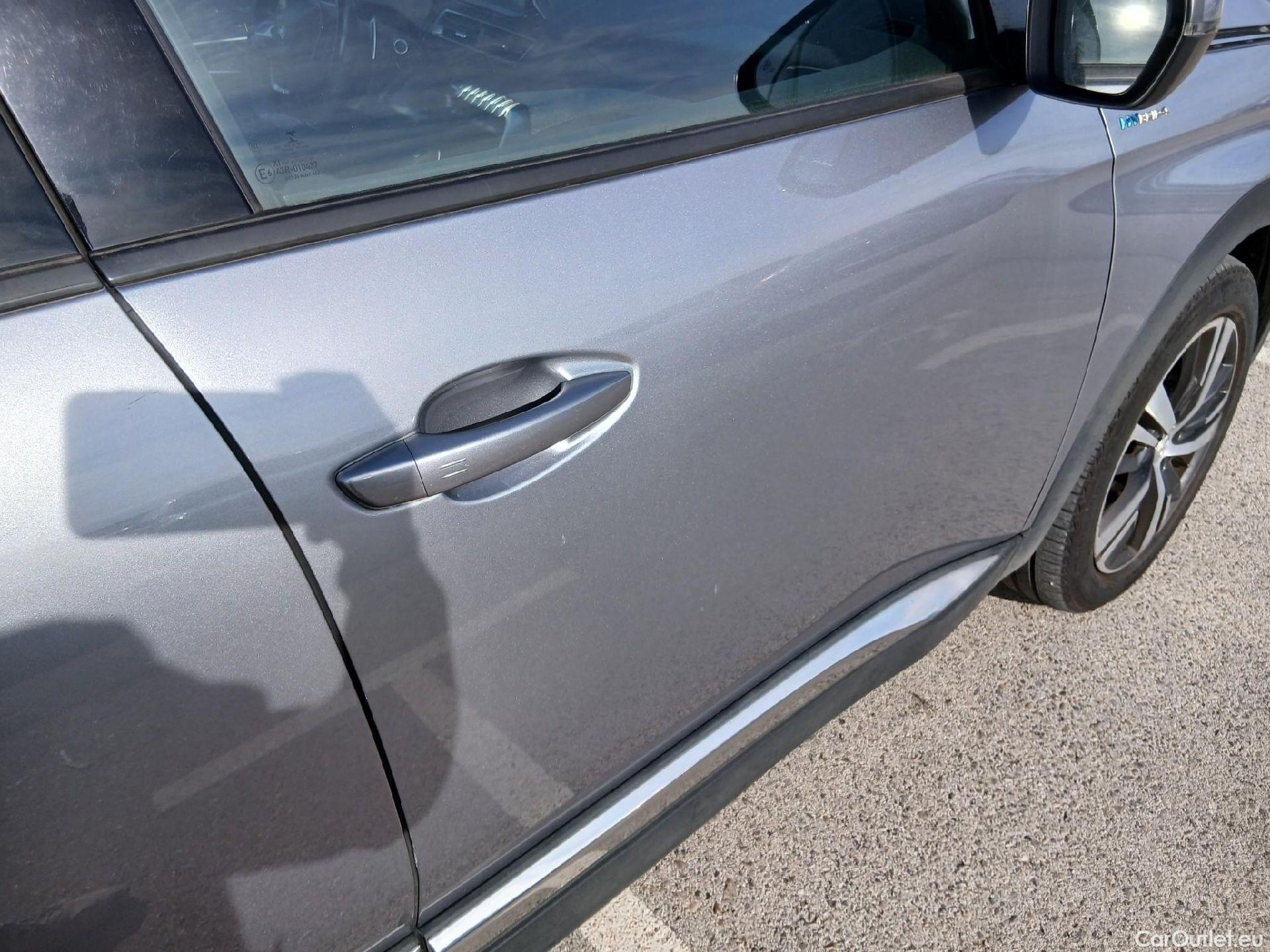  Peugeot  3008 PEUGEOT  Hybrid / 2020 / 5P / todoterreno 300 e-EAT8 Allure Pack #40