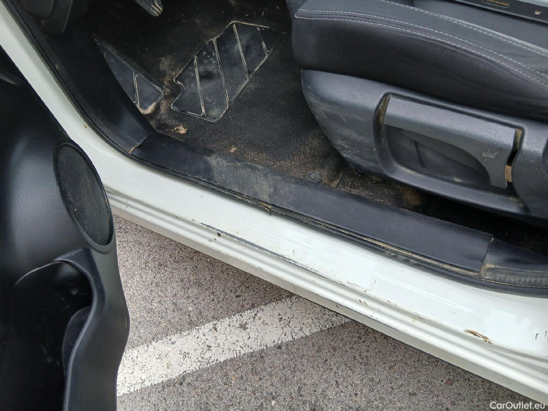  Nissan  Qashqai NISSAN  / 2017 / 5P / todoterreno dCi 81 kW (110 CV) N-CONNECTA #16