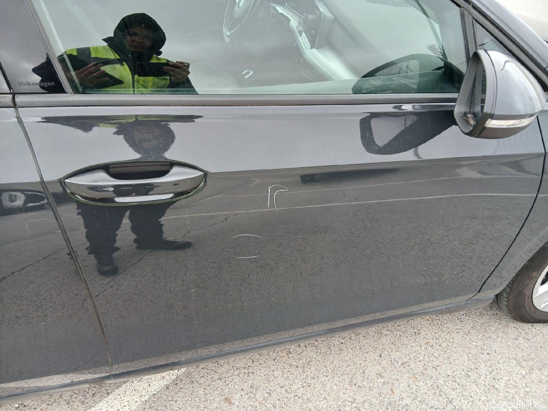  Volkswagen  Golf  VOLKSWAGEN / 2020 / 5P / berlina con portón 2.0 TDI 85kW (115CV) #25