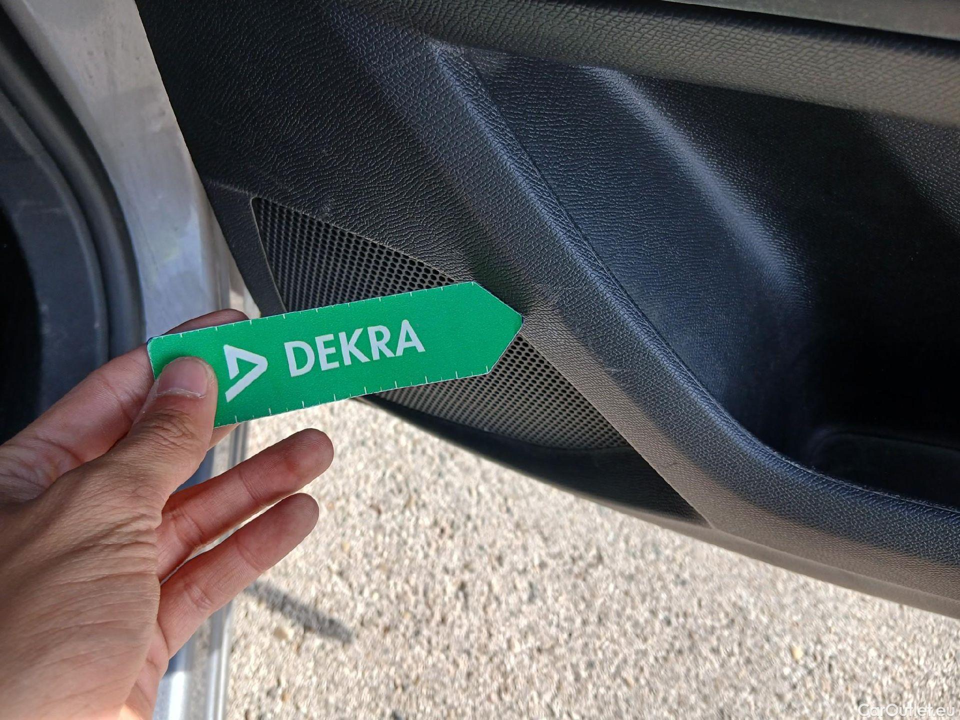  Peugeot  3008 PEUGEOT  Hybrid / 2020 / 5P / todoterreno 300 e-EAT8 Allure Pack #38