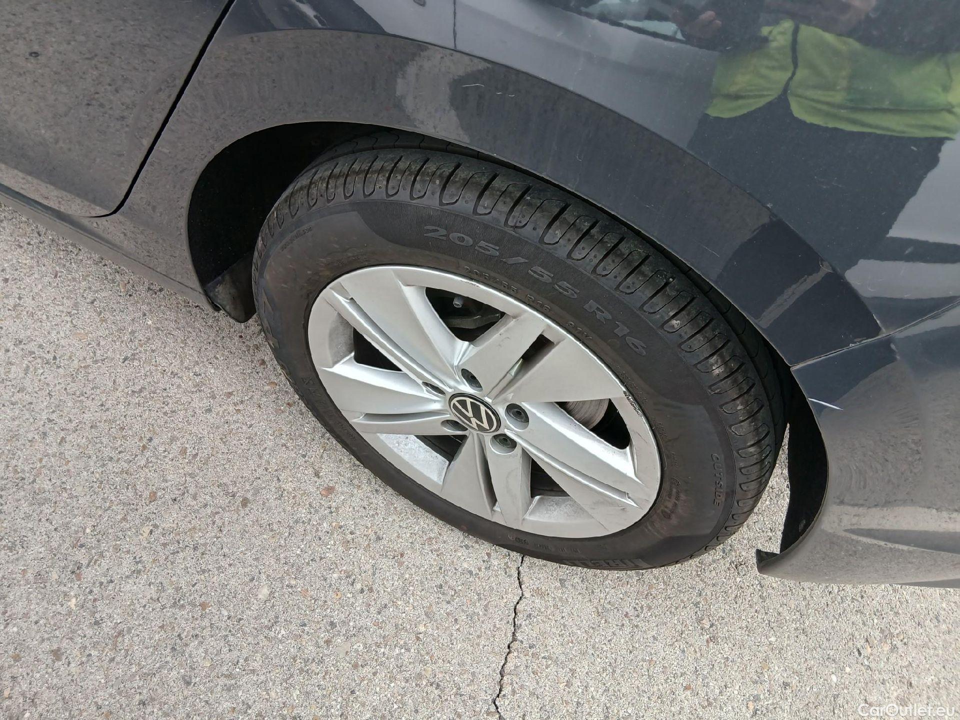  Volkswagen  Golf  VOLKSWAGEN / 2020 / 5P / berlina con portón 2.0 TDI 85kW (115CV) #1