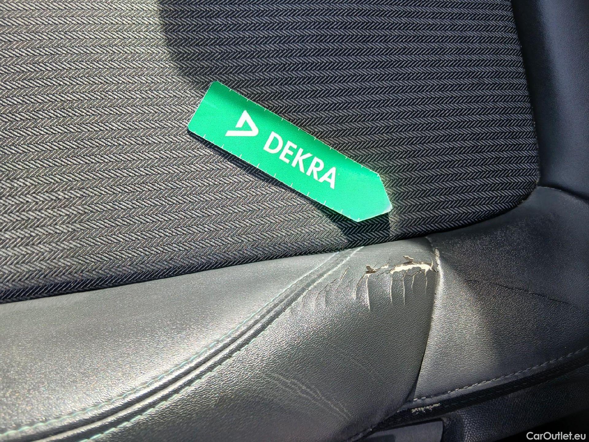  Peugeot  3008 PEUGEOT  Hybrid / 2020 / 5P / todoterreno 300 e-EAT8 Allure Pack #17