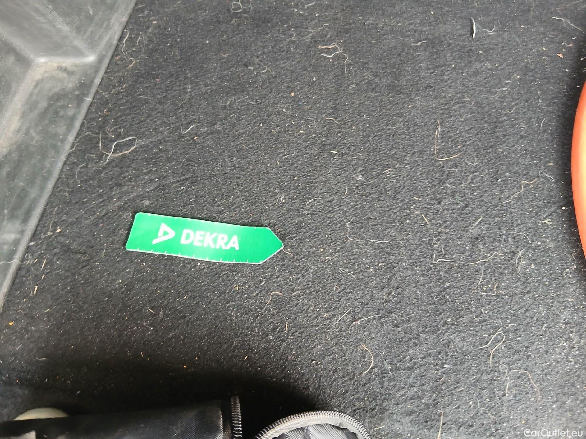  Peugeot  3008 PEUGEOT  Hybrid / 2020 / 5P / todoterreno 300 e-EAT8 Allure Pack #30