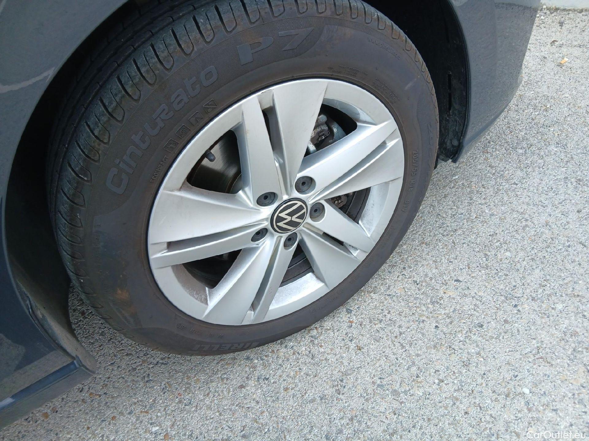  Volkswagen  Golf  VOLKSWAGEN / 2020 / 5P / berlina con portón 2.0 TDI 85kW (115CV) #6