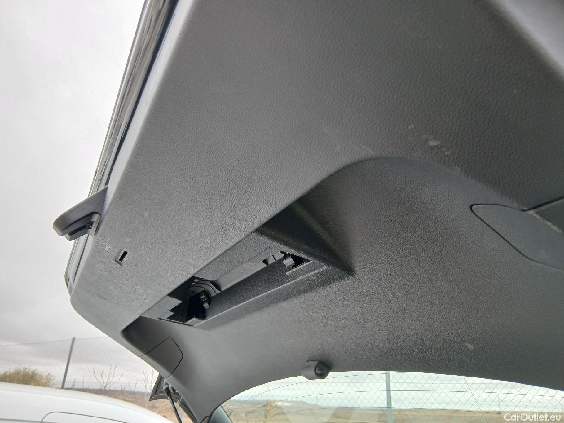  Volkswagen  Golf  VOLKSWAGEN / 2020 / 5P / berlina con portón 2.0 TDI 85kW (115CV) #5