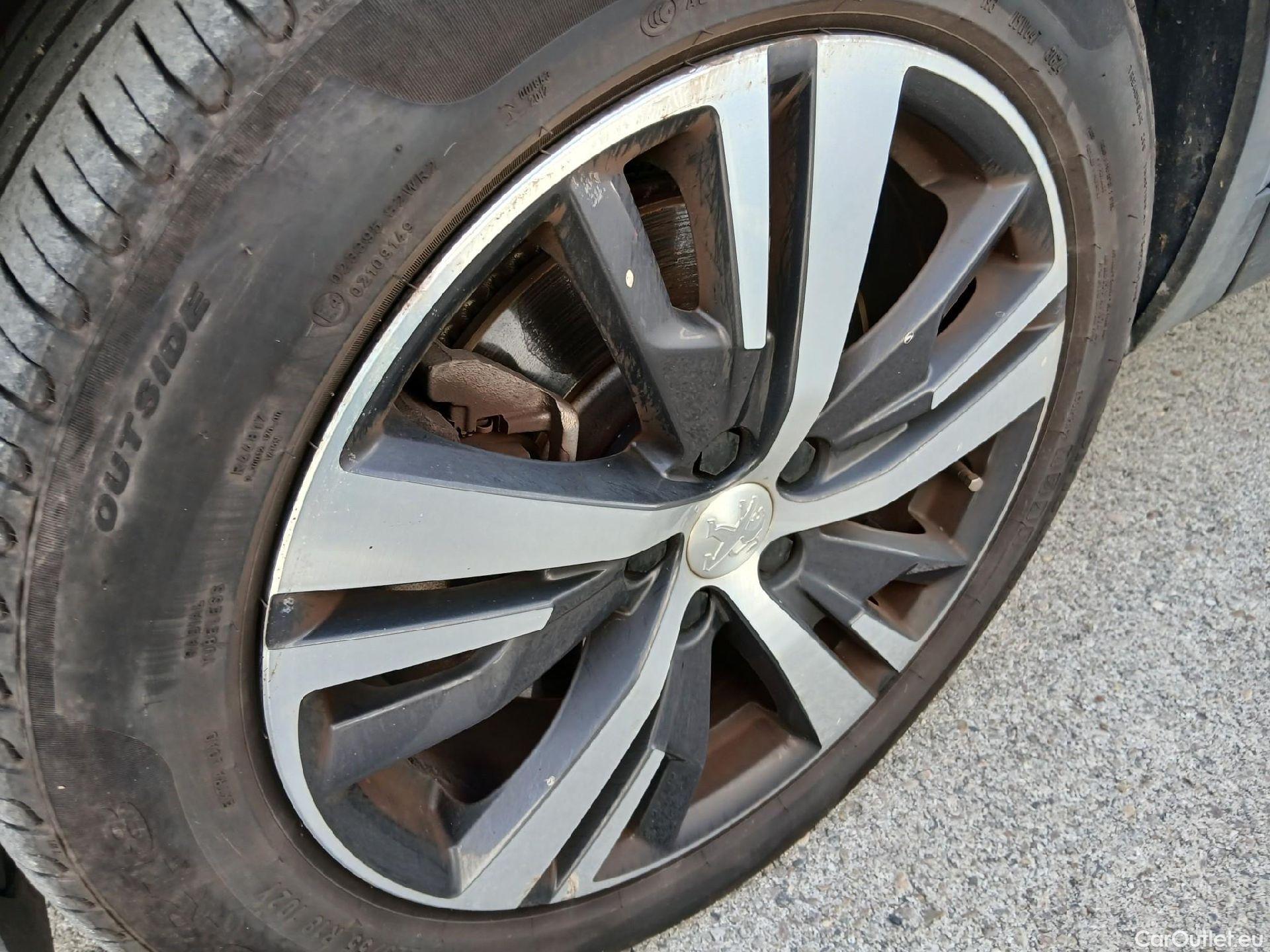  Peugeot  3008 PEUGEOT  Hybrid / 2020 / 5P / todoterreno 300 e-EAT8 Allure Pack #10